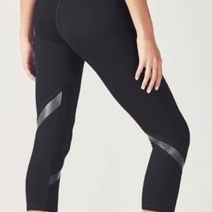 Black Capri Workout Leggings